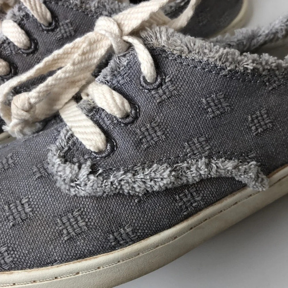 Sanuk Sneakers Women’s Size 7 Fabric Sneakers Gray Lace Up Raw Trim Casual Comfy - Picture 10 of 10